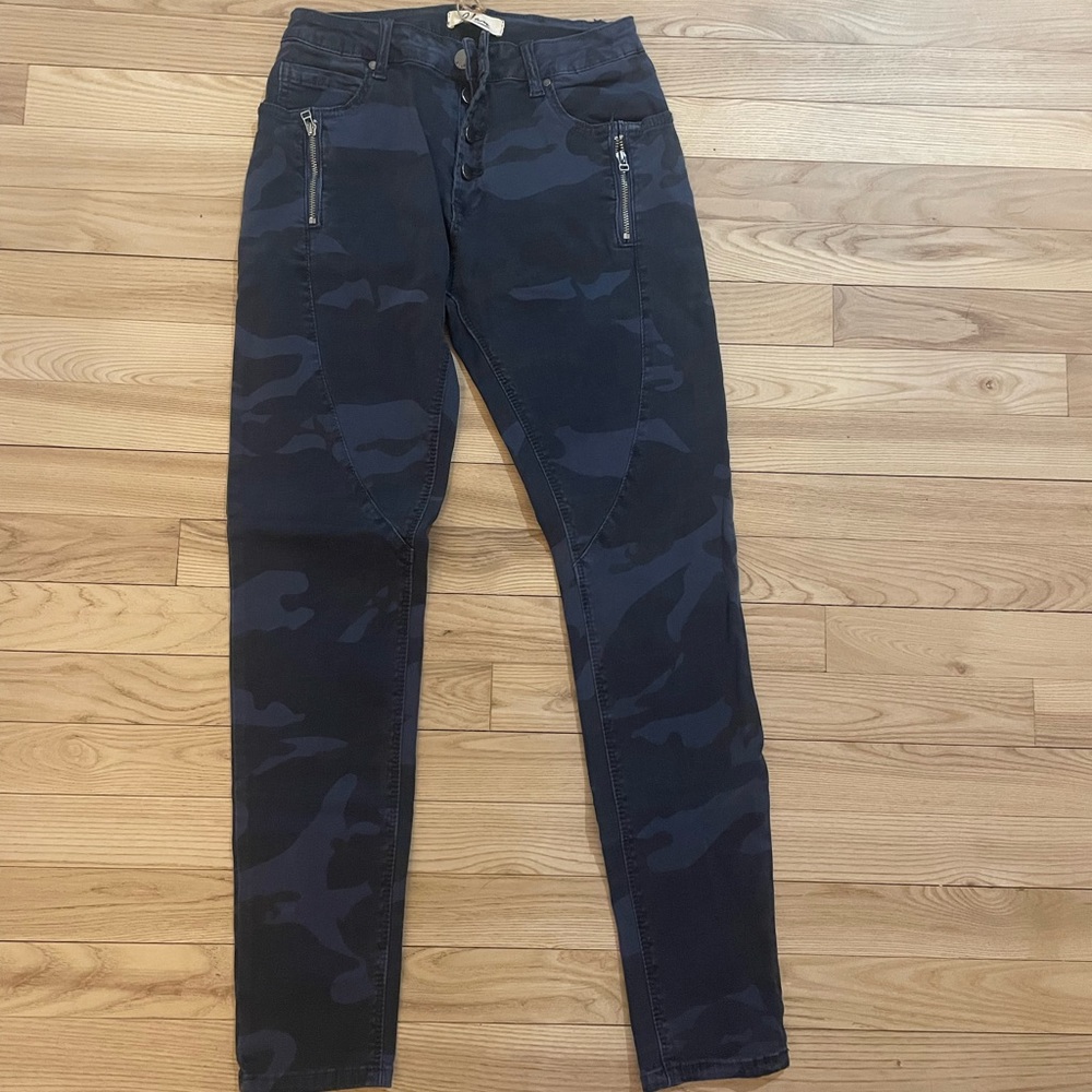 Elane Blue Camo Skinny Jeans Jayme Fly Button Womens Size Small - Picture 3 of 12